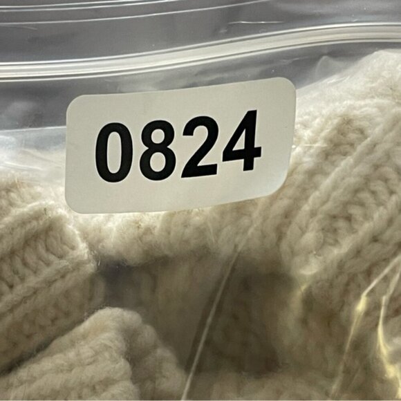 J crew Women’s Pom Pom Sweater 100% wool Crew neck Ivory cable knit size XS - Picture 8 of 8